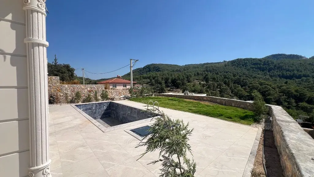 Property in Uzumlu